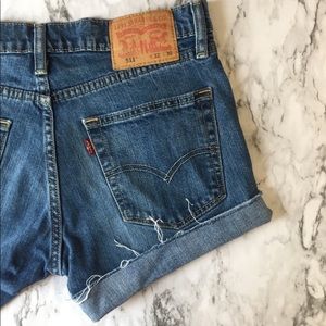 NWOT Levi shorts